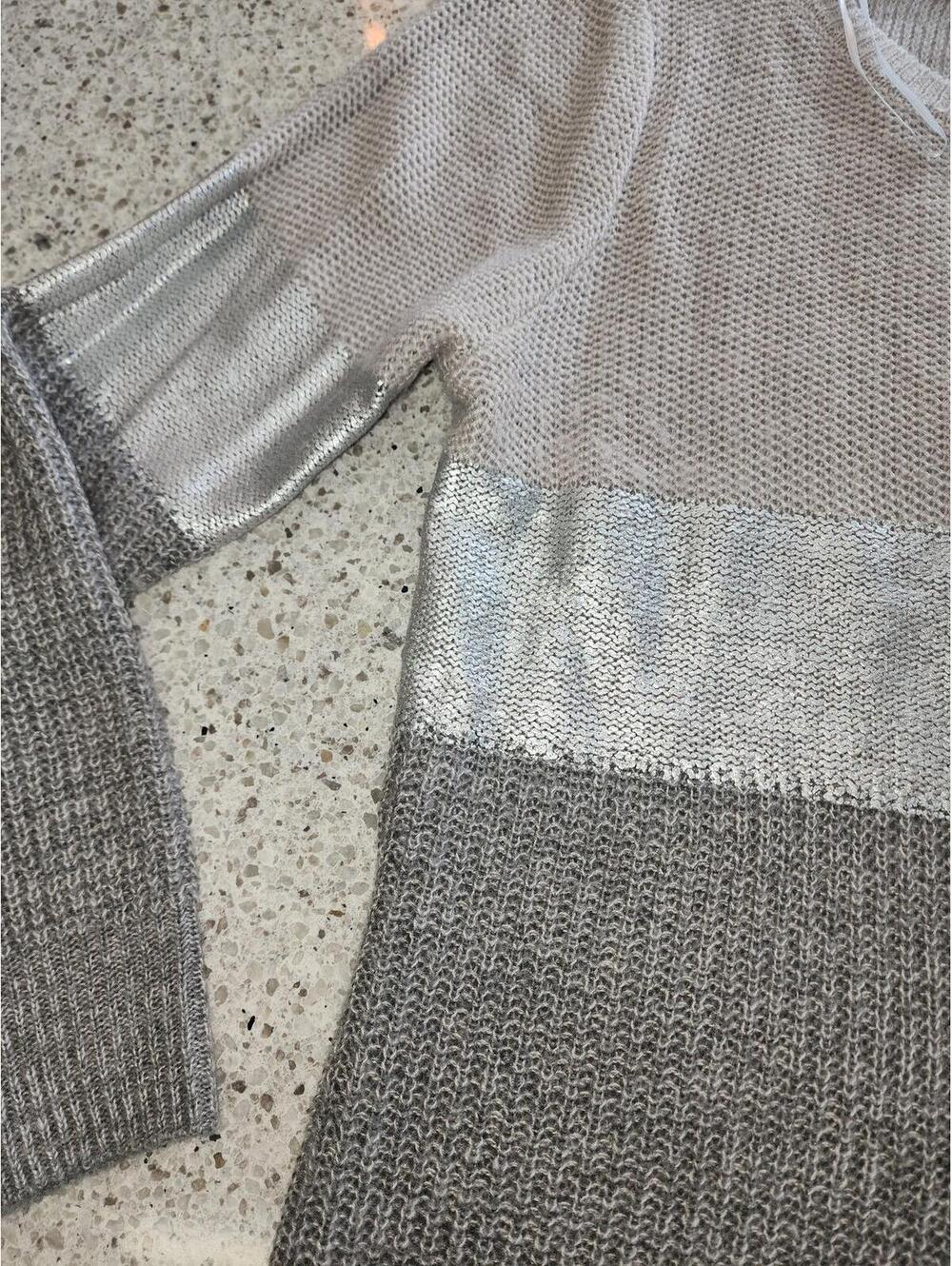 Sweater - Picture 5 of 9